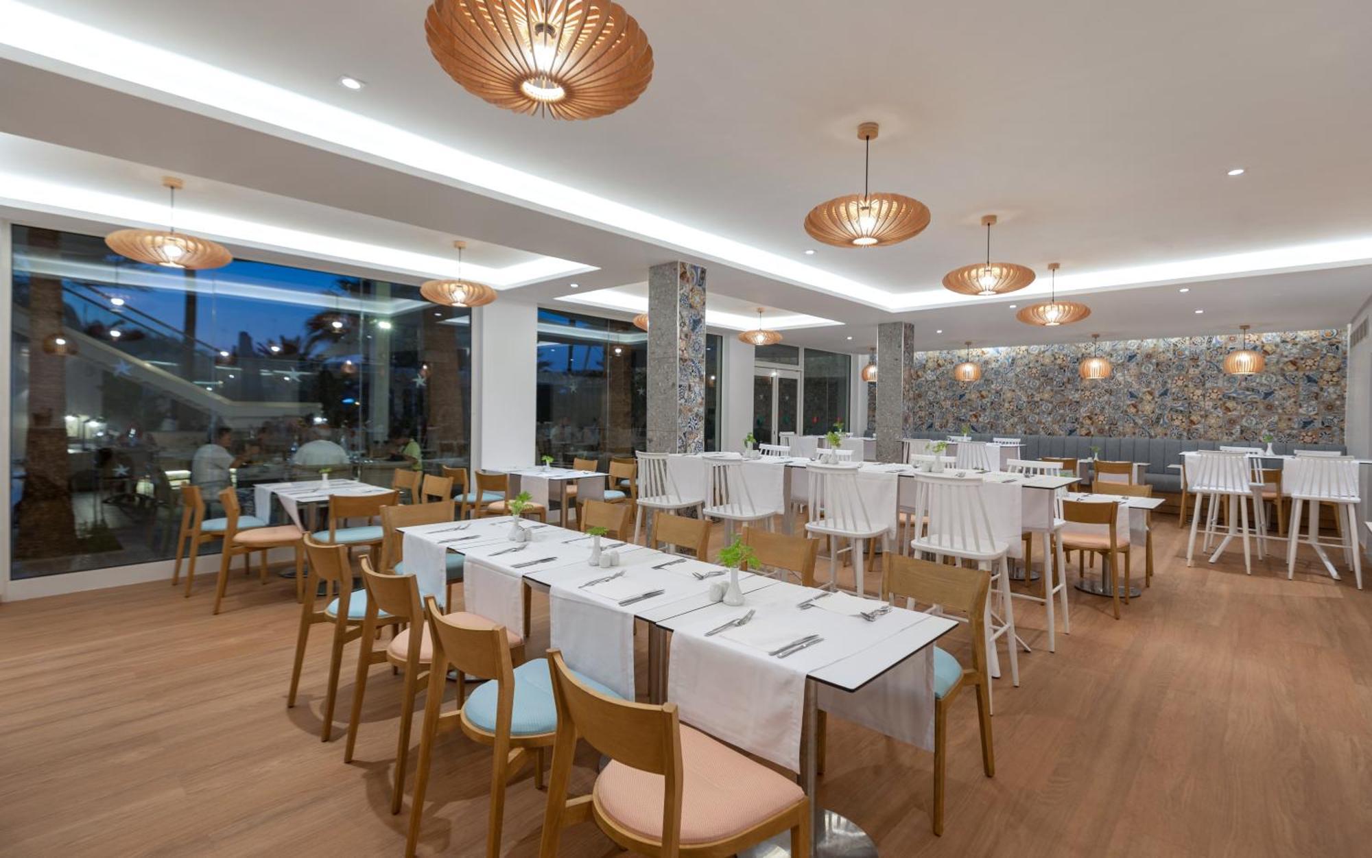 Iberostar Waves Averroes Hotel