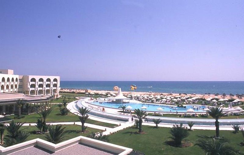 إيبيروستار أفيرويس 4* الحمامات